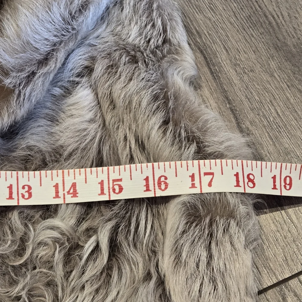 Emu Australia Reversible Knit And  Shearling Vest - Picture 5 of 6